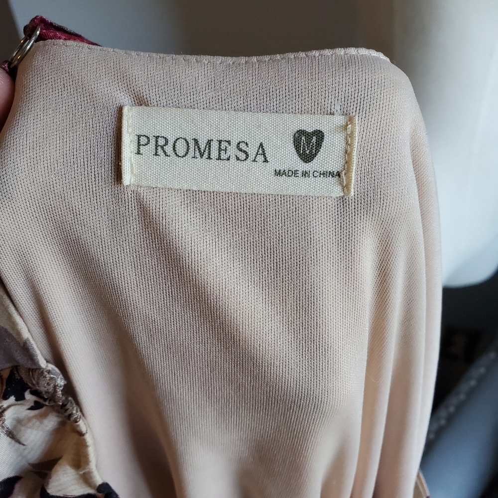 Promesa Cut Out Shoulder Dress - Picture 5 of 5